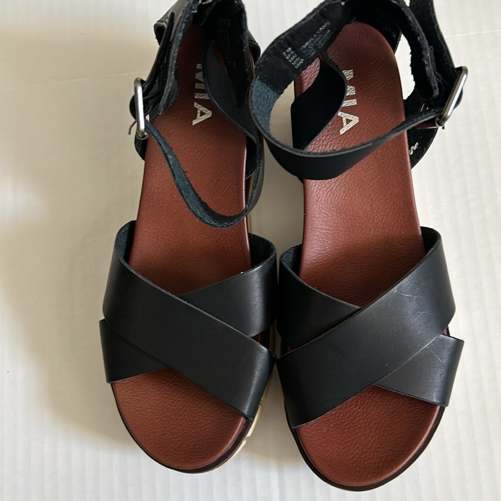 MIA LAURI | wedge sandal